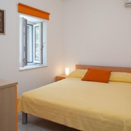 Apartment Bura 1 Макарська Екстер'єр фото