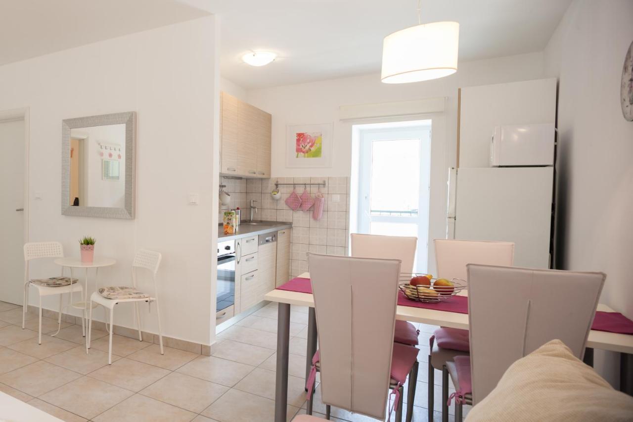 Apartment Bura 1 Макарська Екстер'єр фото
